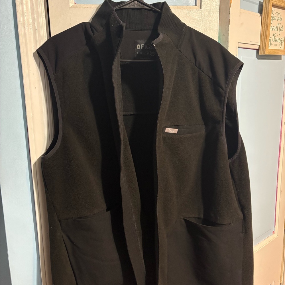 FIGS ON SHIFT Black vest size 2XL